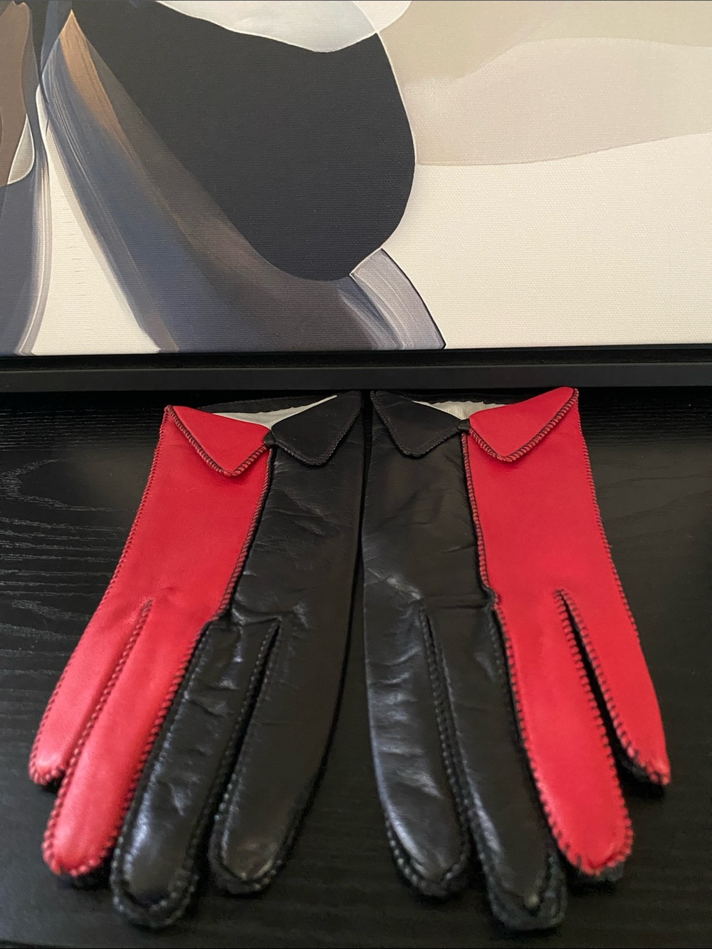 Very Rare Gorgeous Vintage 80’s Fownes Red and Black Leather Gloves